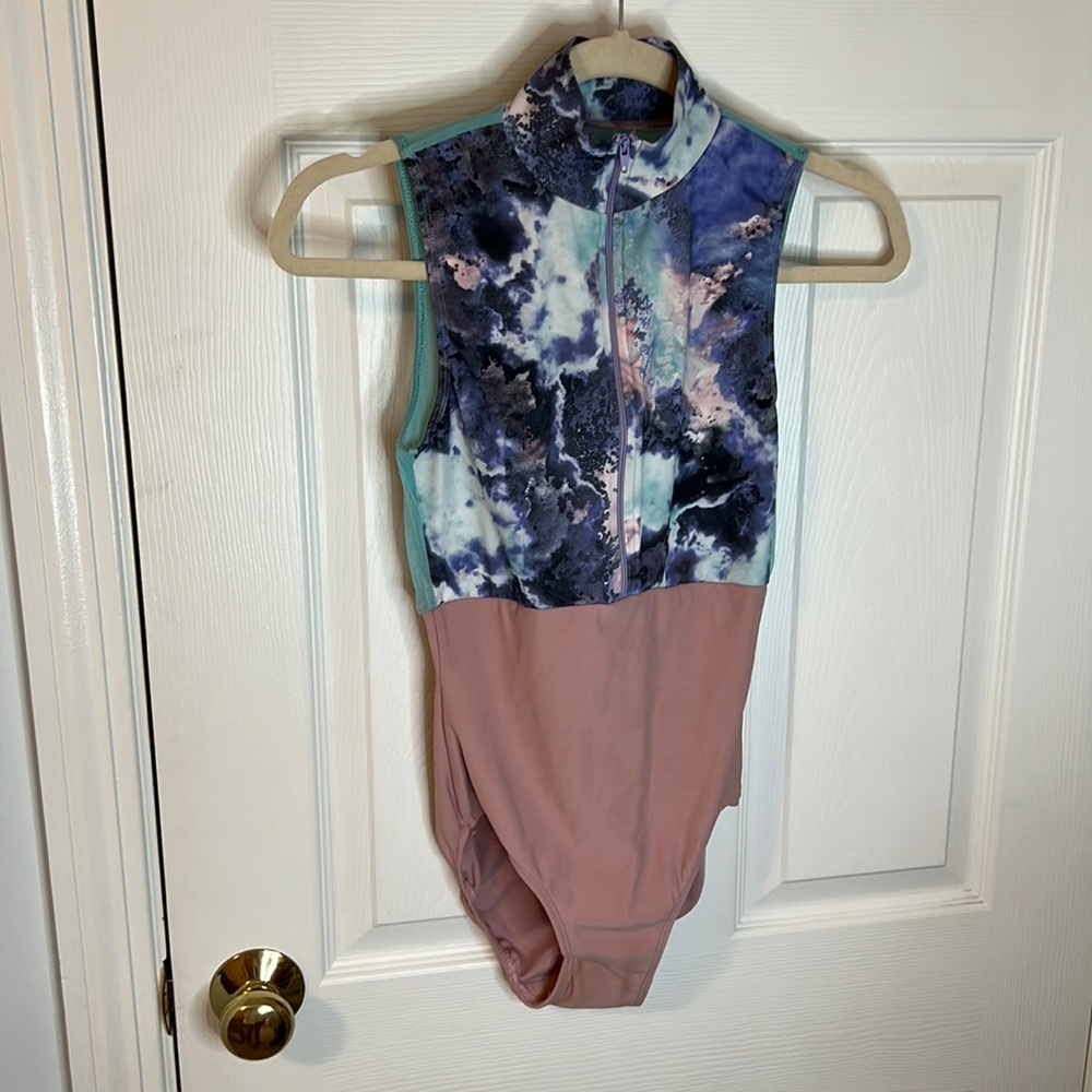 Eleve leotard size medium